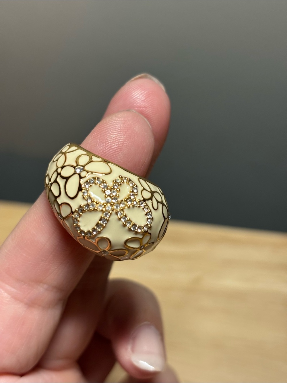 Coach Butterfly And Crystal Dome Ring Cream And Goldtone Size 5